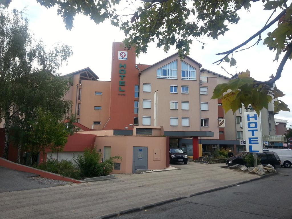 Adonis Gapotel Bagian luar foto