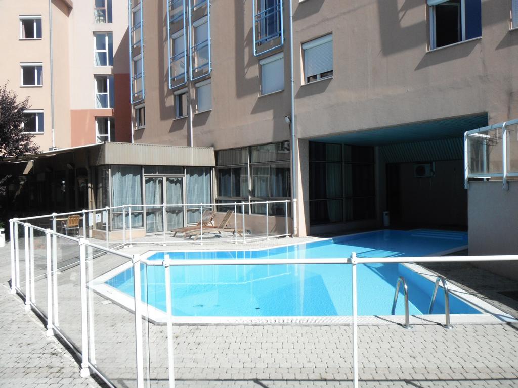Adonis Gapotel Bagian luar foto